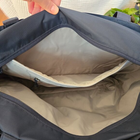 REI tote bag and travel pouches - Picture 6 of 7